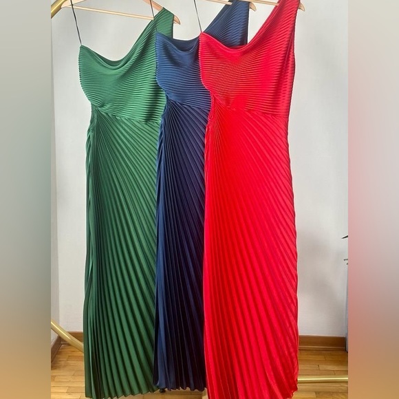 Made in Italy Evening Gown - Picture 3 of 3